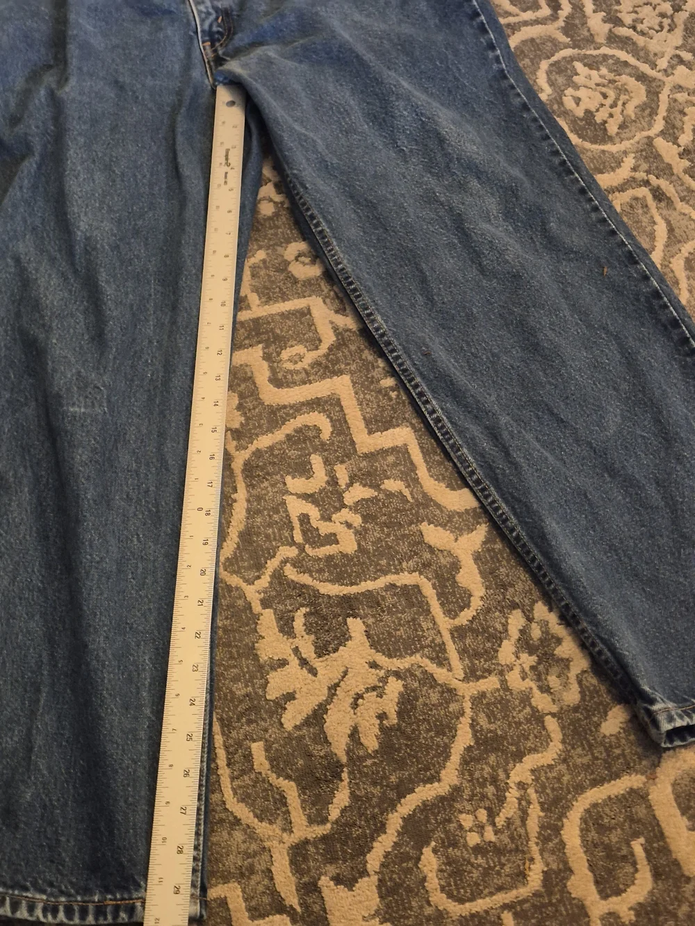 Vintage Levi's Men's Dark Blue Relaxed Straight Jeans W34xL30